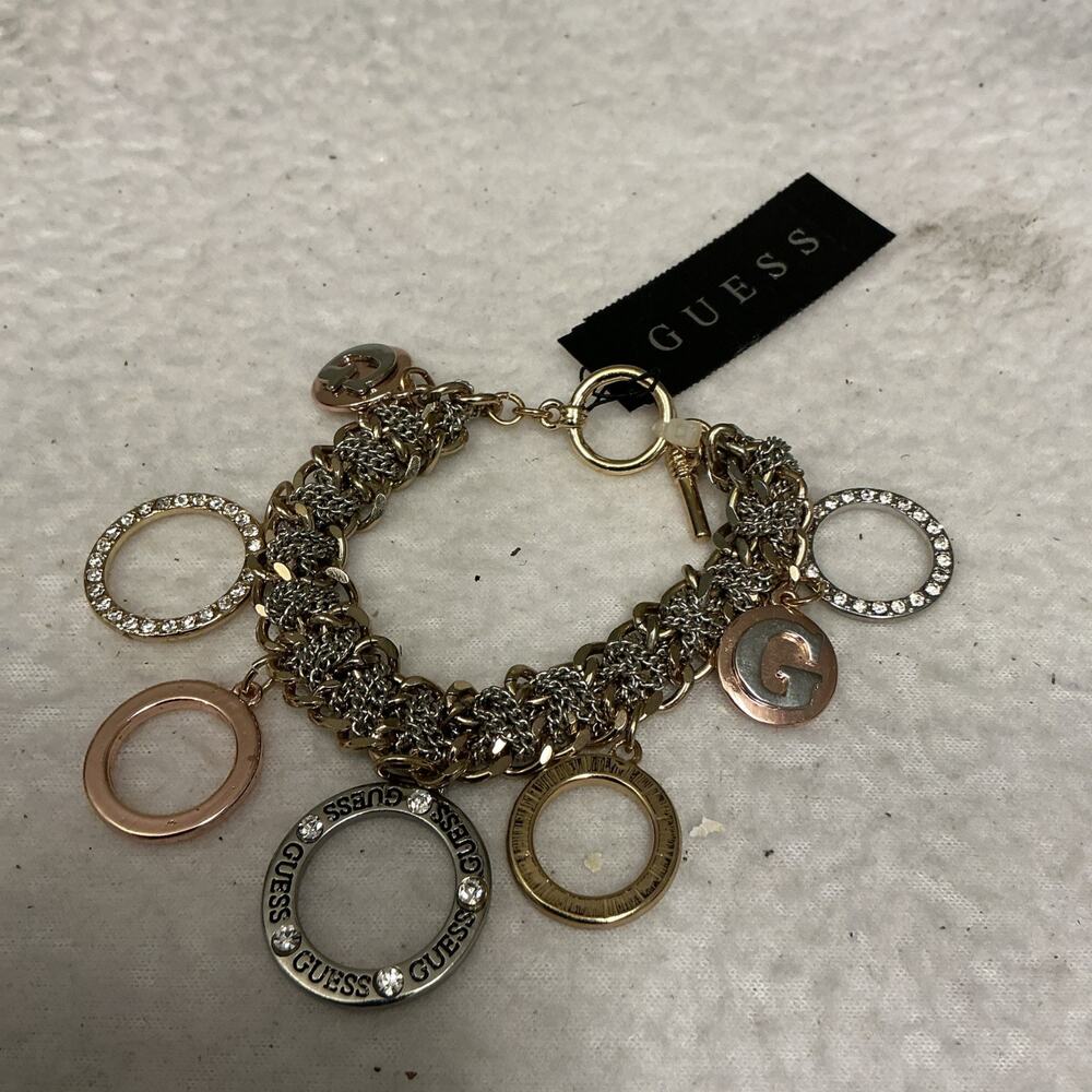 Beautiful Brand New Guess Charm Bracelet NWT 3631